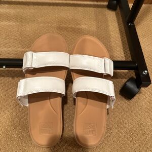 Women’s REEF sandals- size 8